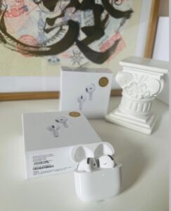 AirPods 4